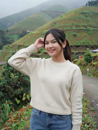Indonesian woman Anisa from Bandung seeking meaningful relationship with Western man
