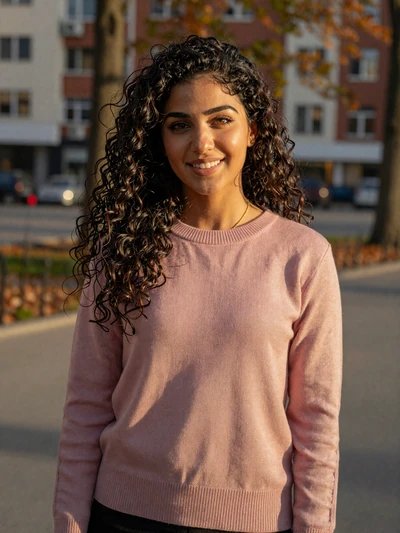 Yemeni-American woman Reem from Dearborn Michigan seeking meaningful relationship