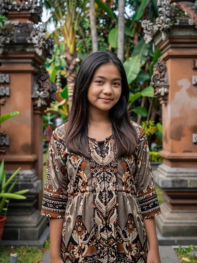 Javanese Indonesian woman Wulan from Yogyakarta looking for Western partner